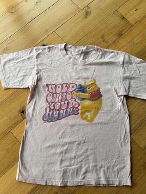 Winnie-the-Pooh 'Hold On to Your Hunny' vintage Pink Graphic vintage size small